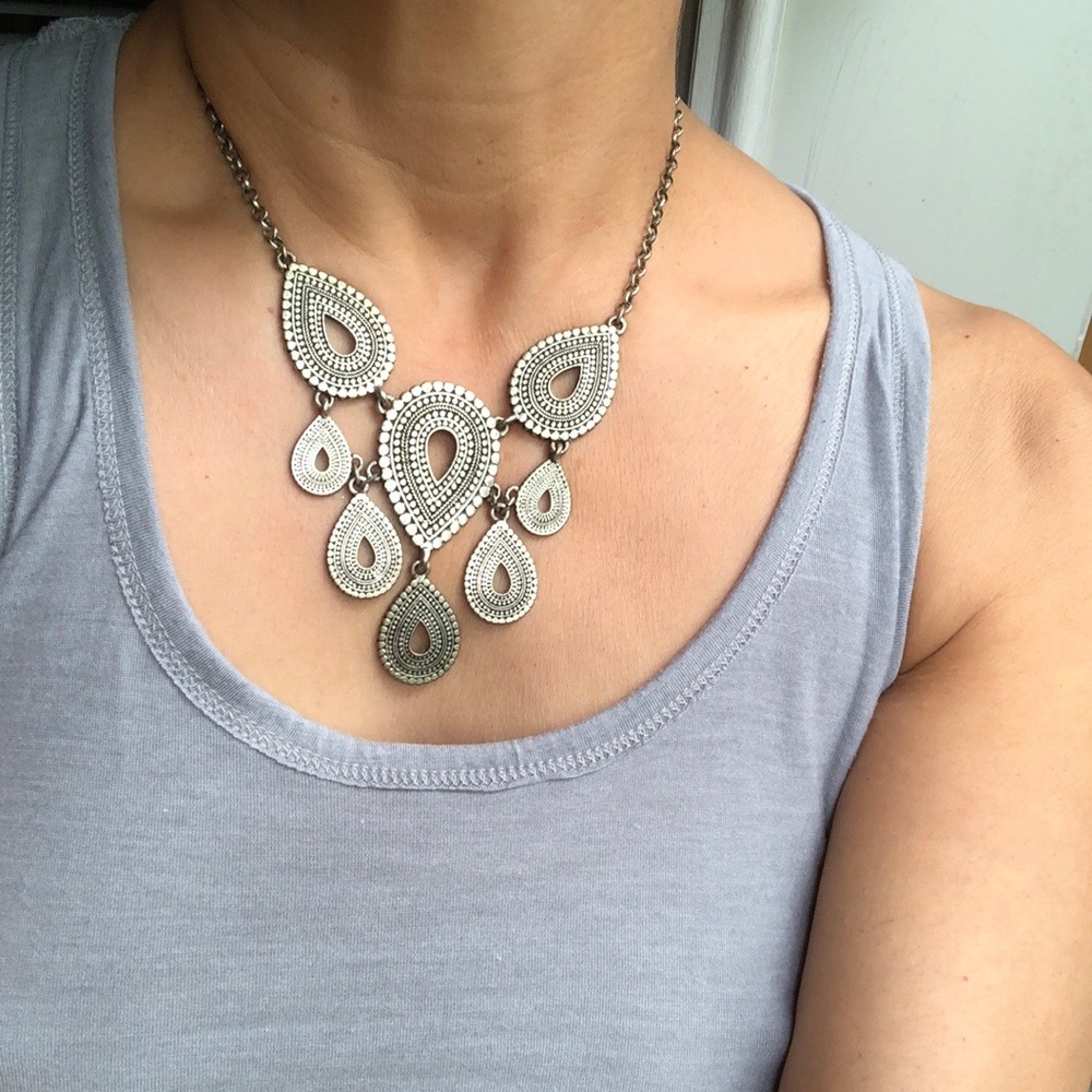 Lucky Brand jewelry short necklace.